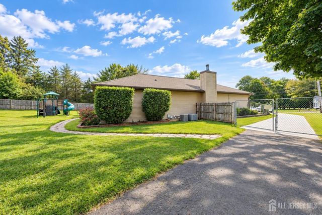 987 Bennetts Mills Road, Jackson, NJ 08527