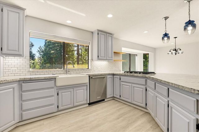 13031 Cedar Crest Ln, Grass Valley, CA 95945