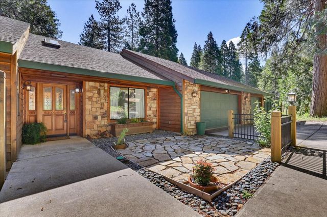 13031 Cedar Crest Ln, Grass Valley, CA 95945