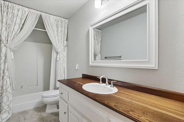 13031 Cedar Crest Ln, Grass Valley, CA 95945