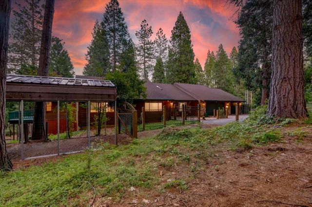 13031 Cedar Crest Ln, Grass Valley, CA 95945