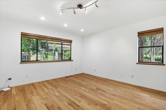 13031 Cedar Crest Ln, Grass Valley, CA 95945