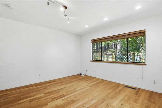 13031 Cedar Crest Ln, Grass Valley, CA 95945