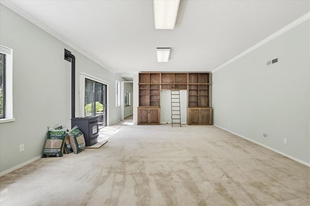 13031 Cedar Crest Ln, Grass Valley, CA 95945