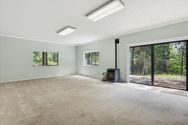 13031 Cedar Crest Ln, Grass Valley, CA 95945