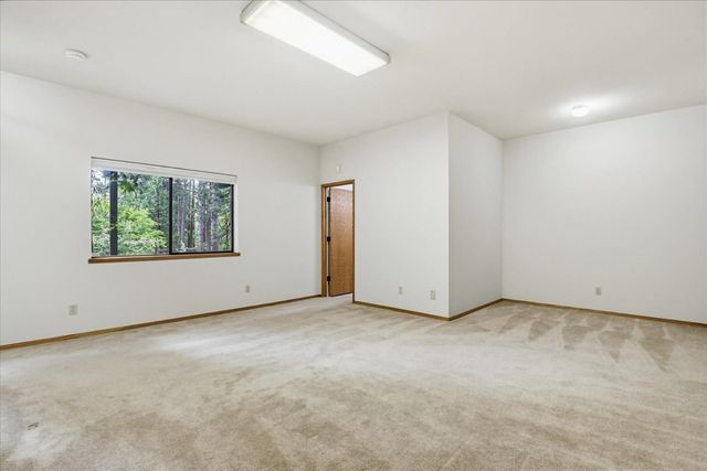 13031 Cedar Crest Ln, Grass Valley, CA 95945