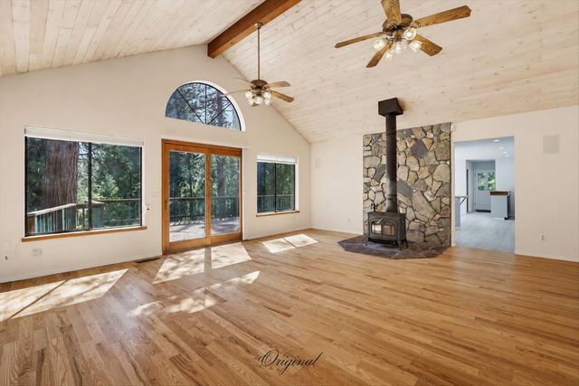 13031 Cedar Crest Ln, Grass Valley, CA 95945