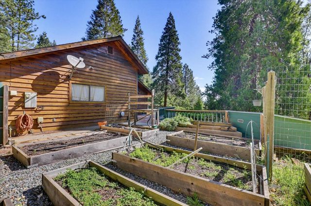 13031 Cedar Crest Ln, Grass Valley, CA 95945