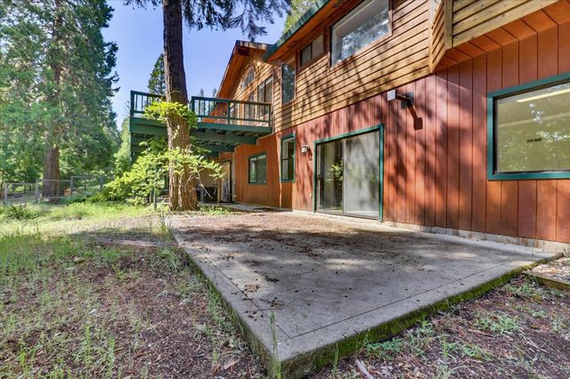 13031 Cedar Crest Ln, Grass Valley, CA 95945