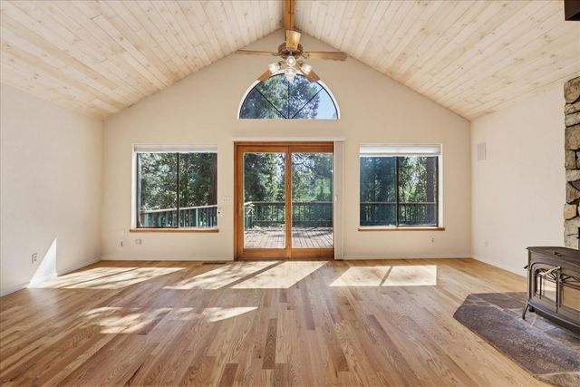 13031 Cedar Crest Ln, Grass Valley, CA 95945