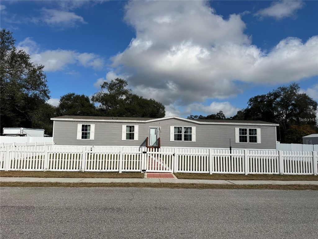 618 1 ST STREET, Polk City, FL 33868