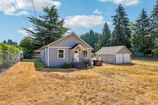 6925 52nd Avenue W, University Place, WA 98467