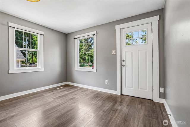 6925 52nd Avenue W, University Place, WA 98467