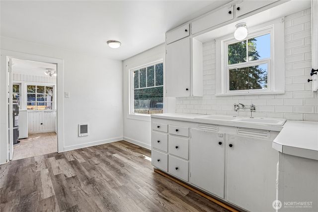 6925 52nd Avenue W, University Place, WA 98467