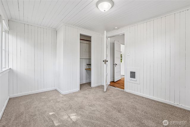 6925 52nd Avenue W, University Place, WA 98467