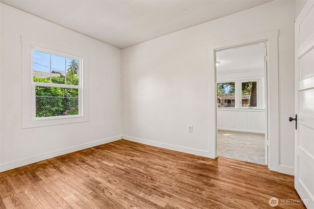 6925 52nd Avenue W, University Place, WA 98467