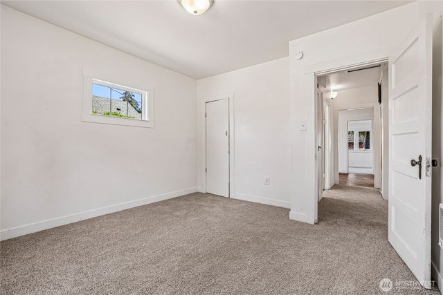 6925 52nd Avenue W, University Place, WA 98467