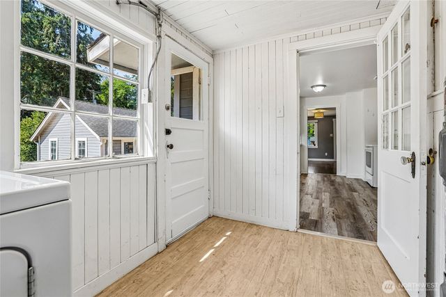 6925 52nd Avenue W, University Place, WA 98467