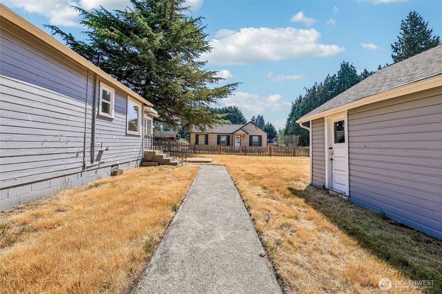 6925 52nd Avenue W, University Place, WA 98467