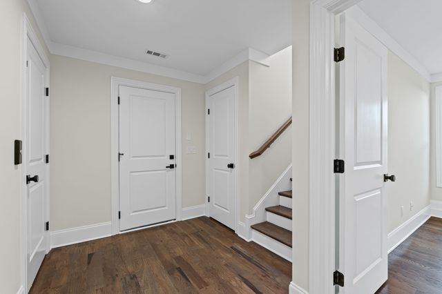 341 Chamberlin St, Nashville, TN 37209