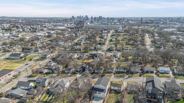 341 Chamberlin St, Nashville, TN 37209