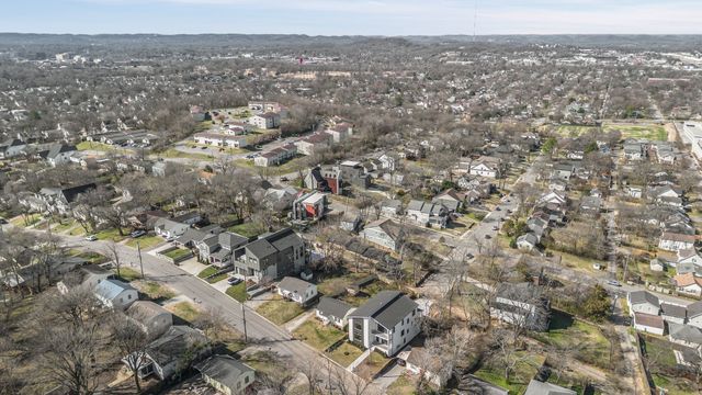 341 Chamberlin St, Nashville, TN 37209
