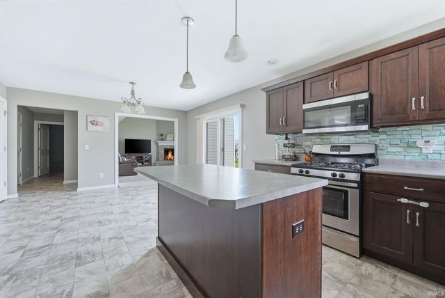 2085 Lindenwood Avenue, Warsaw, IN 46580