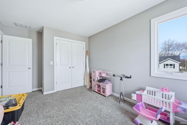 2085 Lindenwood Avenue, Warsaw, IN 46580