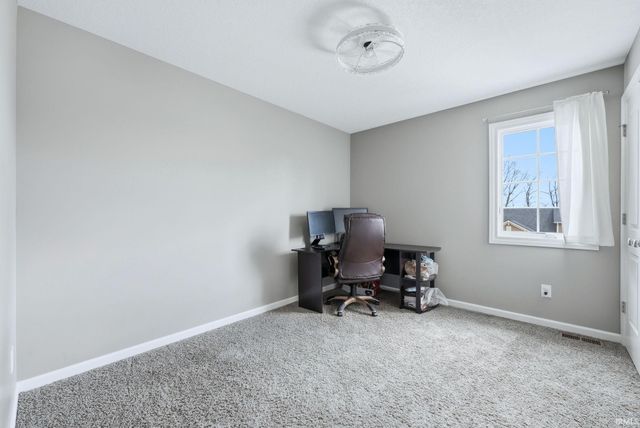 2085 Lindenwood Avenue, Warsaw, IN 46580