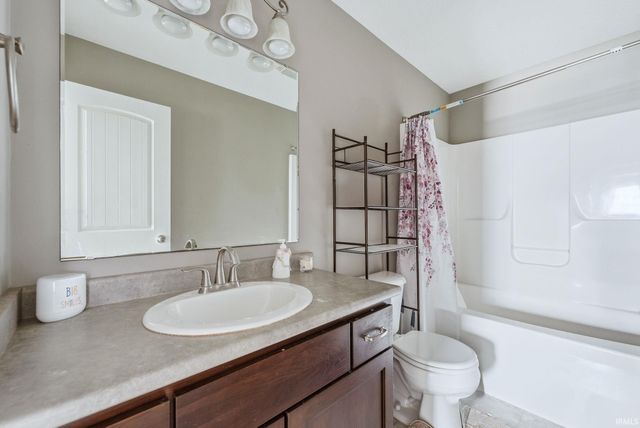 2085 Lindenwood Avenue, Warsaw, IN 46580