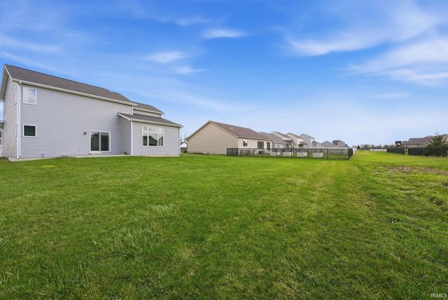 2085 Lindenwood Avenue, Warsaw, IN 46580