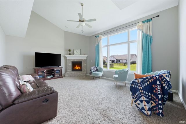 2085 Lindenwood Avenue, Warsaw, IN 46580