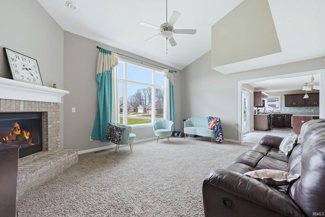 2085 Lindenwood Avenue, Warsaw, IN 46580