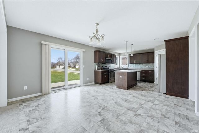 2085 Lindenwood Avenue, Warsaw, IN 46580