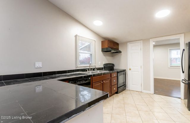 2810 Englewood Ave, Louisville, KY 40220