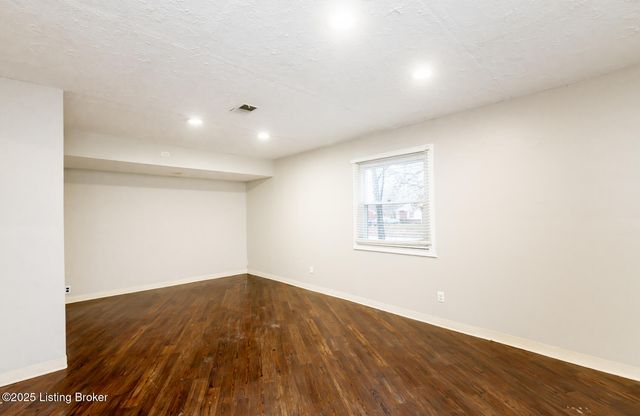 2810 Englewood Ave, Louisville, KY 40220