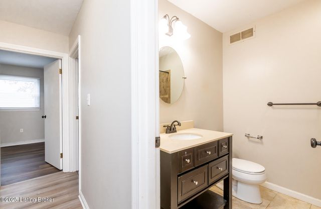 2810 Englewood Ave, Louisville, KY 40220