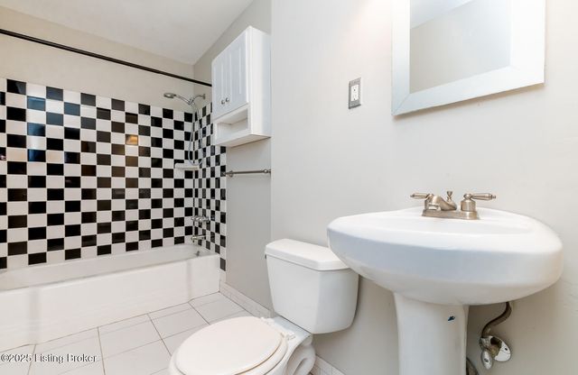 2810 Englewood Ave, Louisville, KY 40220