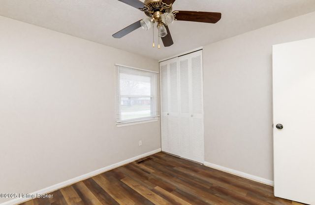 2810 Englewood Ave, Louisville, KY 40220