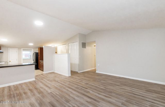 2810 Englewood Ave, Louisville, KY 40220