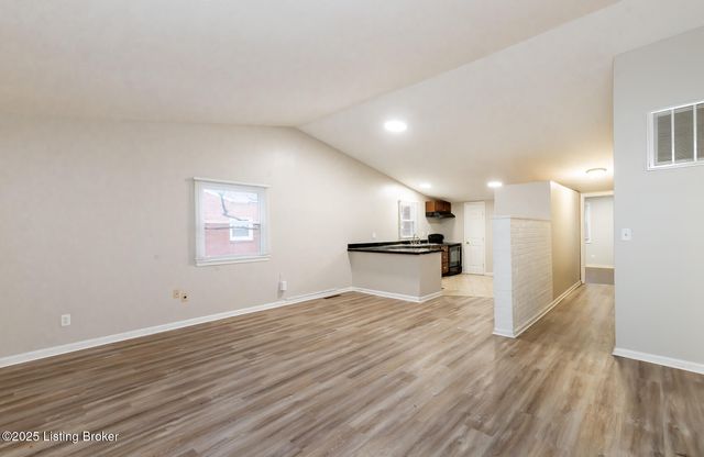 2810 Englewood Ave, Louisville, KY 40220