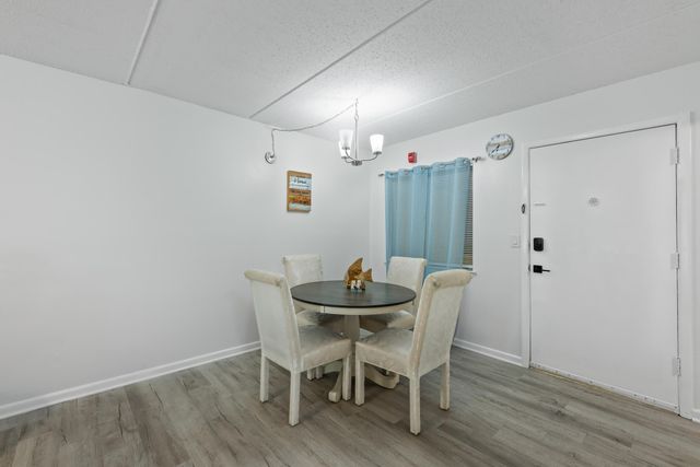 209 W Miracle Strip Parkway D102, Mary Esther, FL 32569