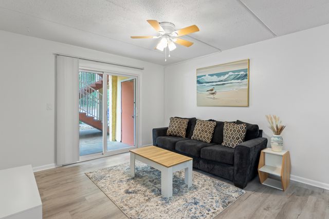 209 W Miracle Strip Parkway D102, Mary Esther, FL 32569