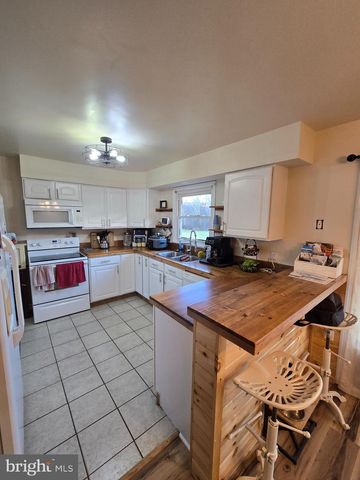 70 KATHYS LN, Hedgesville, WV 25427