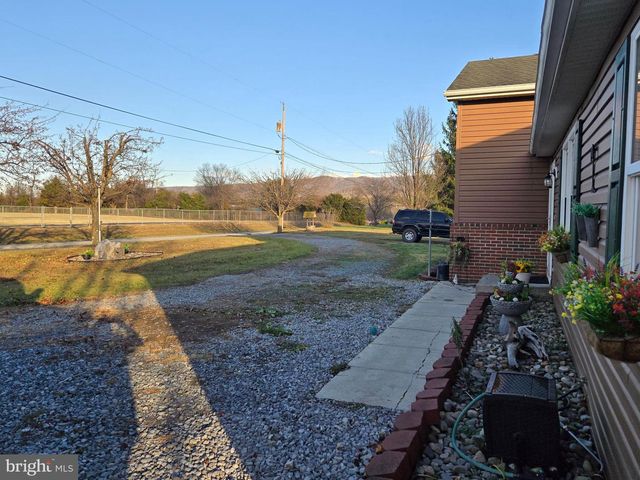 70 KATHYS LN, Hedgesville, WV 25427