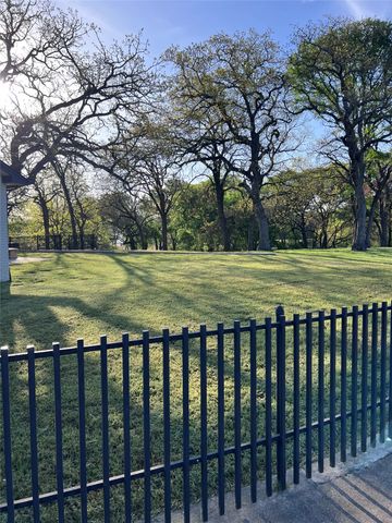 7342 Briar Road, Azle, TX 76020