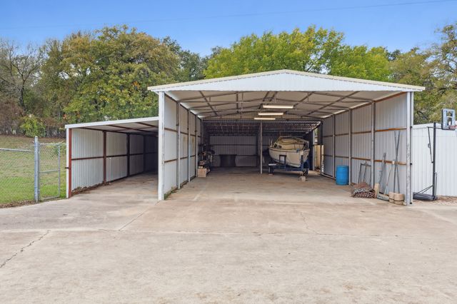 7342 Briar Road, Azle, TX 76020