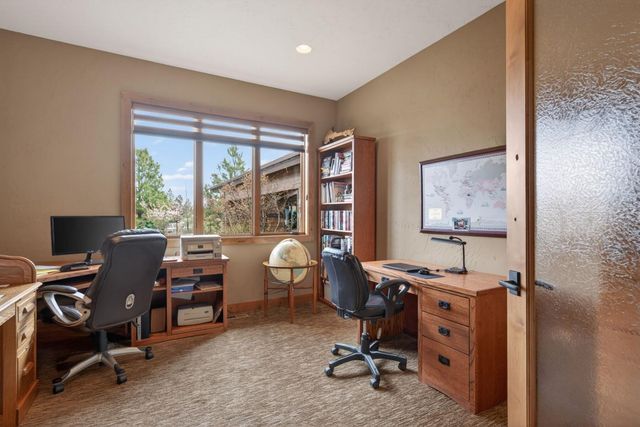 19345 Roswell Drive, Bend, OR 97702