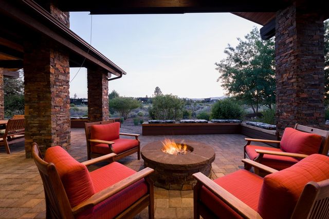 19345 Roswell Drive, Bend, OR 97702