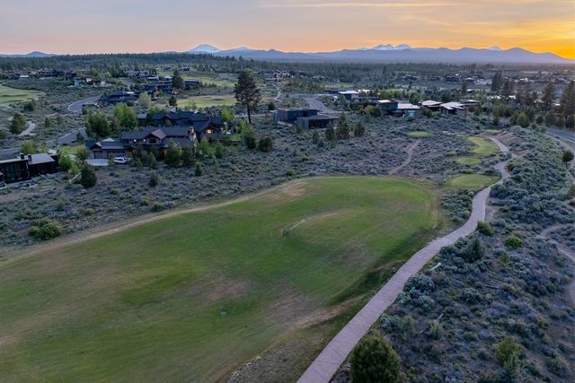 19345 Roswell Drive, Bend, OR 97702